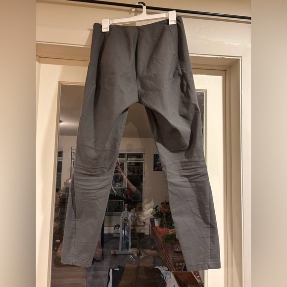 Arc'Teryx Grey Pants Women's Size 6 - Picture 9 of 14